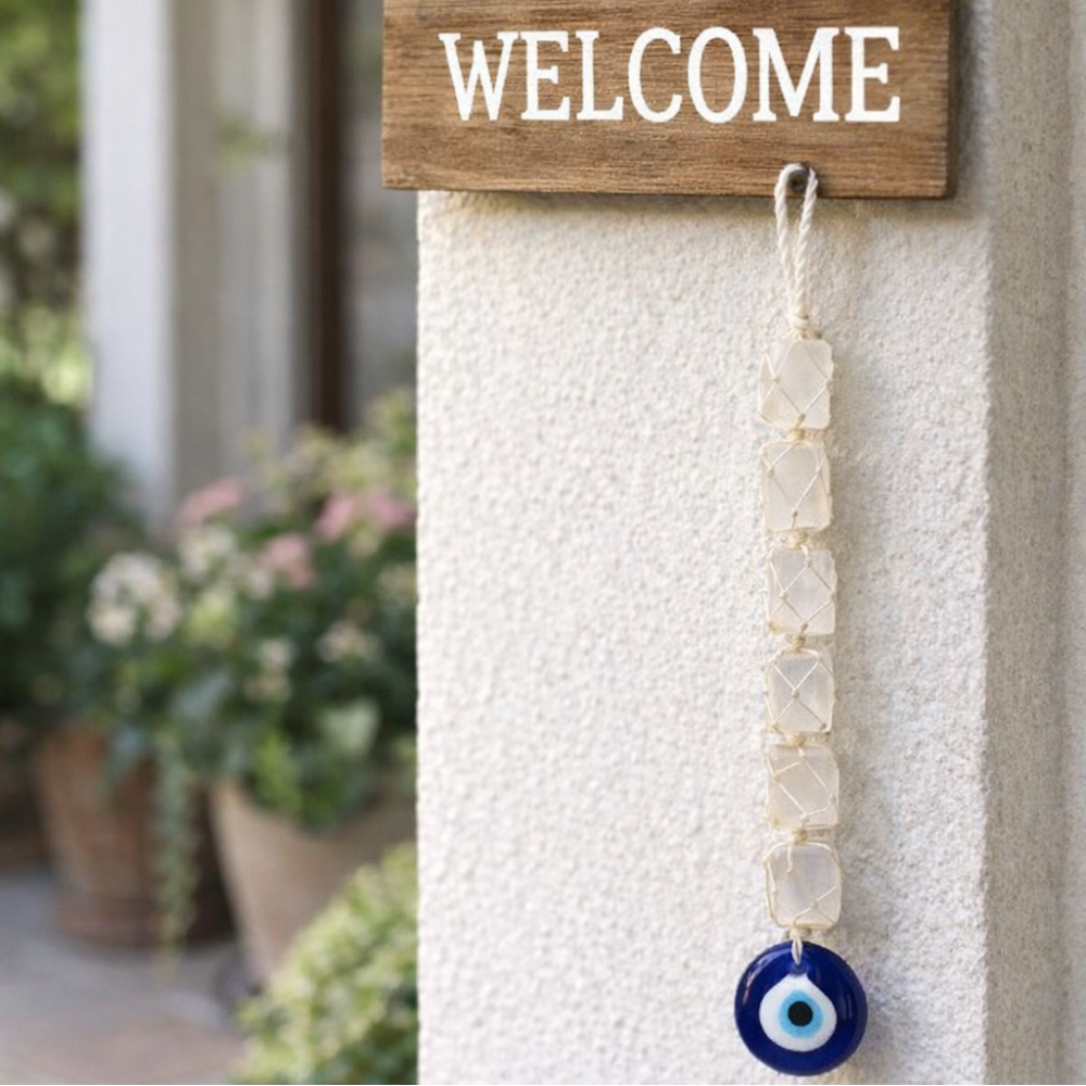 Selenite and eveil eye hanger to protect against negativity