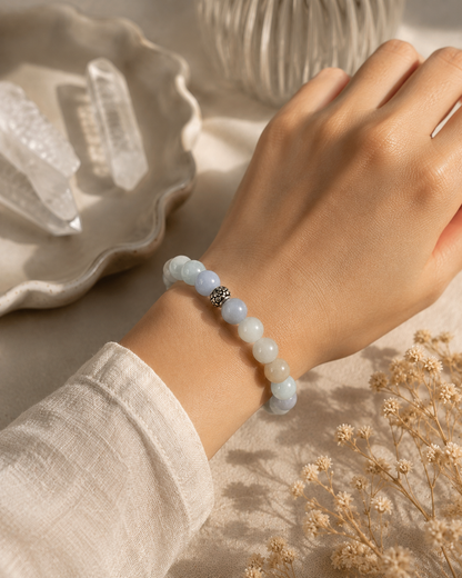 Aquamarine Bracelet for clear expression